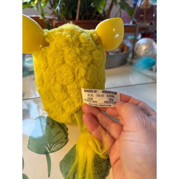 Vtg 2012 Hasbro FURBY - Bright Yellow, Works Great! - Picture 5 of 6